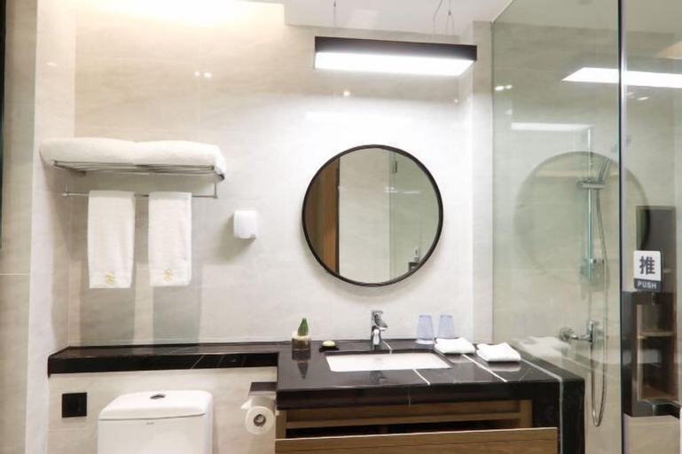 Bathroom 16