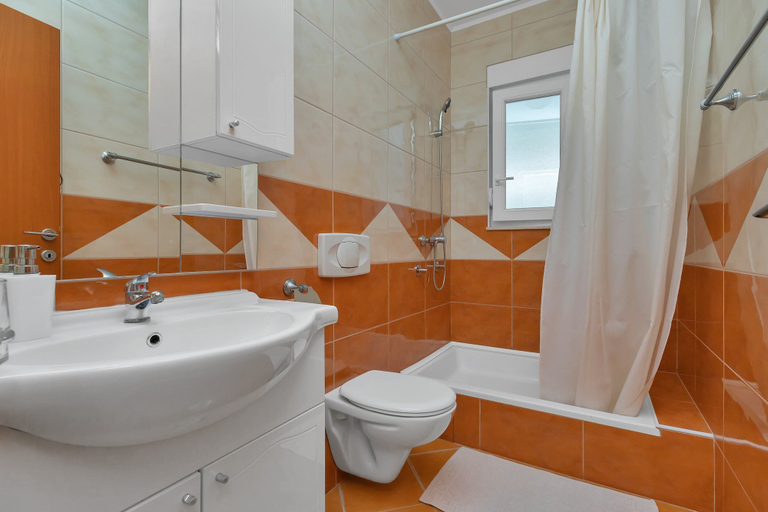 Bathroom 3, Apartments Villa Juric, Baška Voda