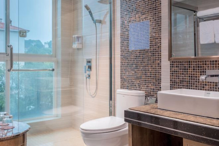 Bathroom 4, Mango City Inn (Moon Lake Park North Metro · Window of the World Mango Pavilion), Changsha