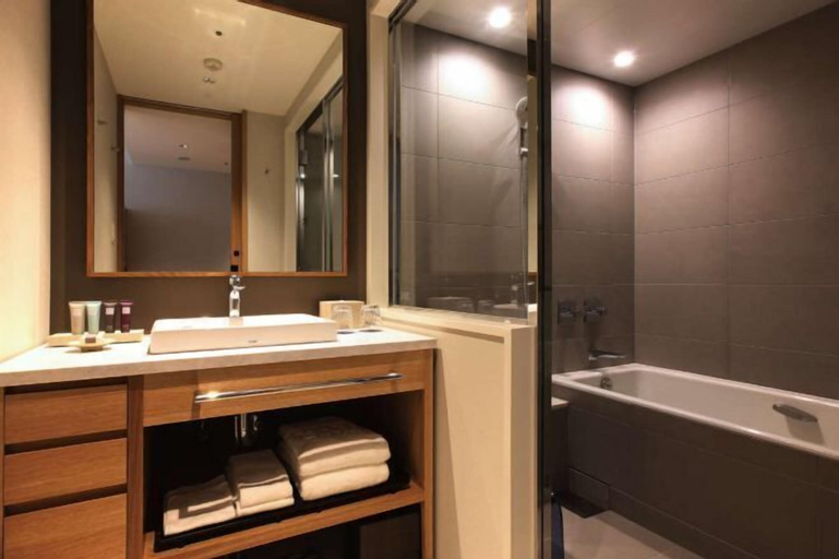 Bathroom 20