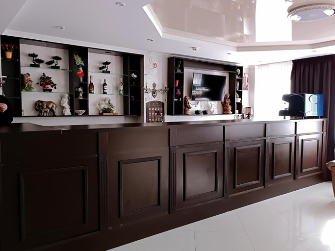 Food & Drinks 4, Hotel & Banquet Hall SV Airport Parkway