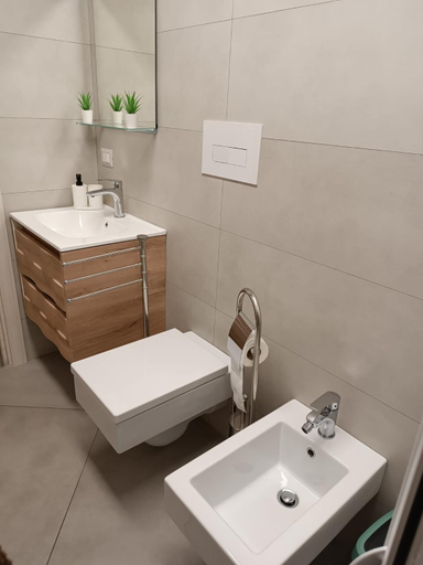 Bathroom 3, Casa Bonelli 37, Barletta-Andria-Trani