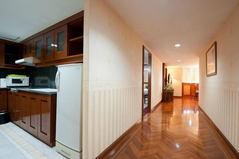 Dining Room 10