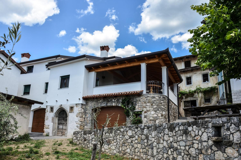 Others 3, Apartmaji Tanto Malovse, Ajdovščina