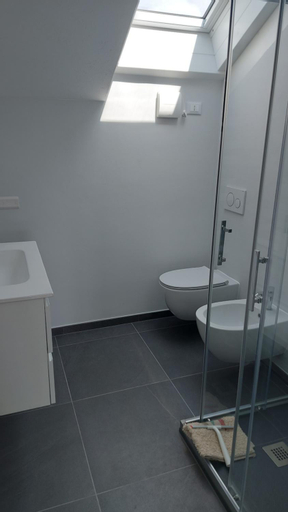 Bathroom 13