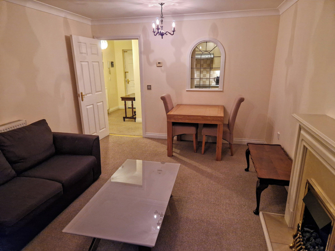 Others 4, 2 Bed Flat - Sleeps 4 - Parking - Wifi, Southampton