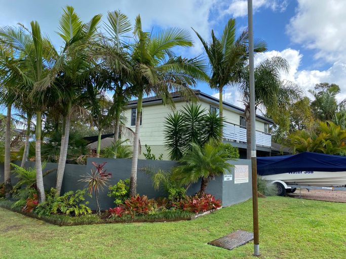 Others 3, Coconuts - 2 balconies and stroll to choice of 2 beaches, Port Stephens