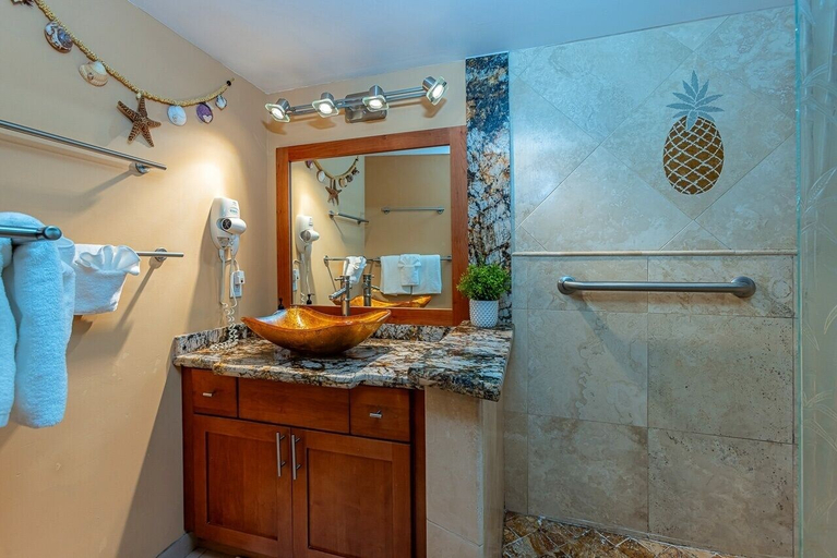 Bathroom 4, Kihei Akahi D-510 1 Bedroom Condo, Maui