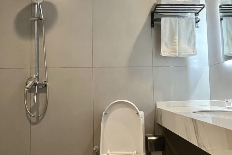 Bathroom 4, Feng Huang Business Hotel, Pingxiang