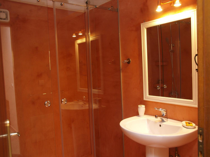Bathroom 5, Mylos Hotel Apartments, Crete