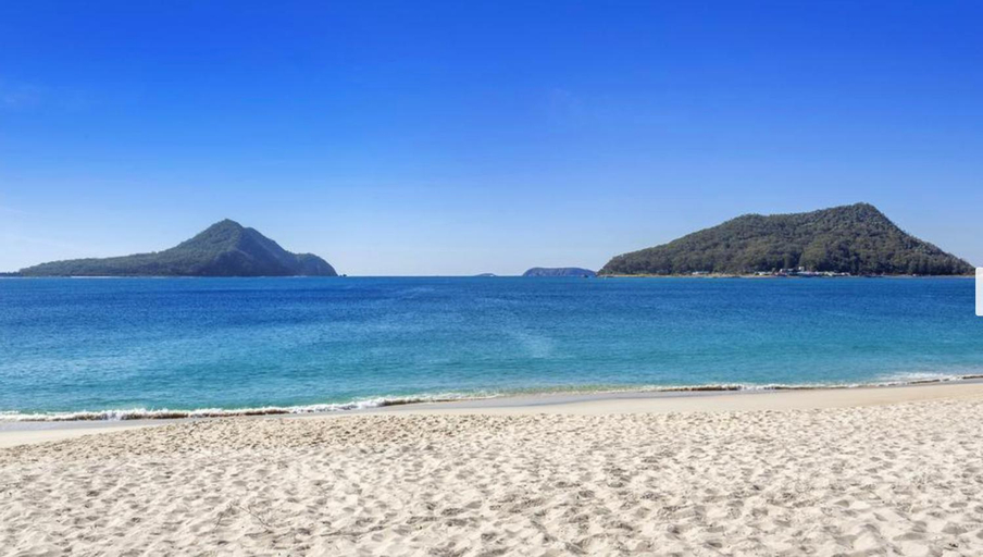 Others 2, Coconuts - 2 balconies and stroll to choice of 2 beaches, Port Stephens