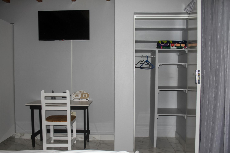 Others 2, Villa La Sola B&B and Self-Catering, Ekurhuleni