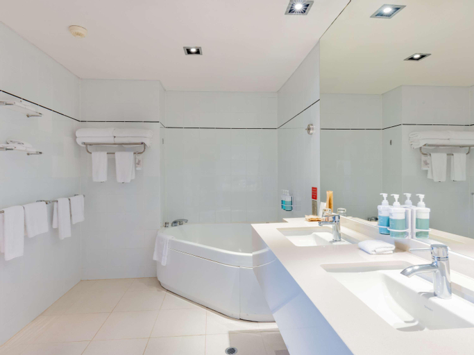 Bathroom 15
