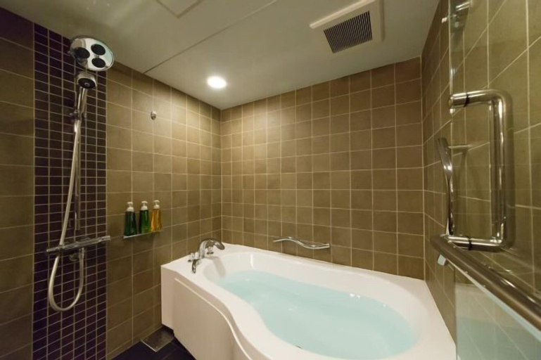 Bathroom 17