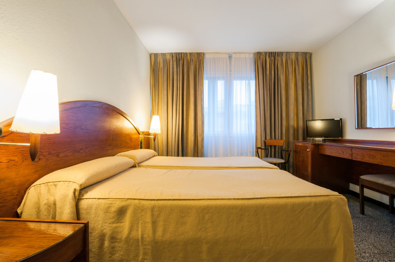 Bedroom 3, Hotel Gaudí, Tarragona