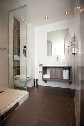 Bathroom 5, WestCord City Centre Hotel Amsterdam, Amsterdam
