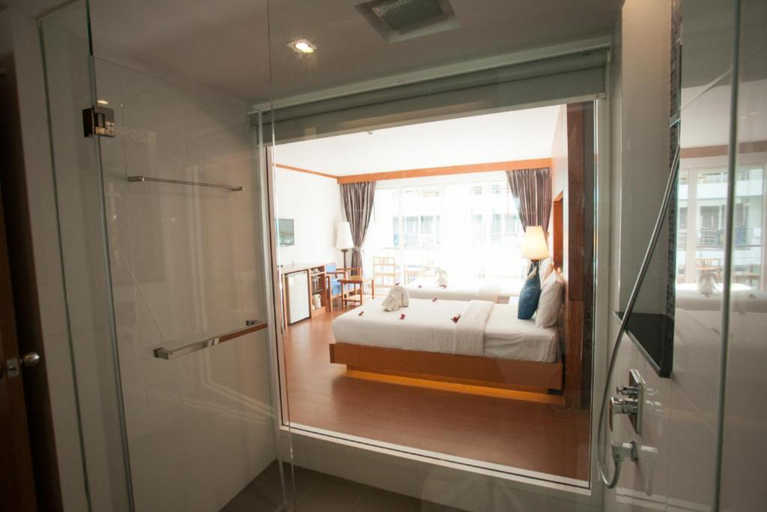 Bathroom 5, Phi Phi Harbour View Hotel, Mueang Krabi