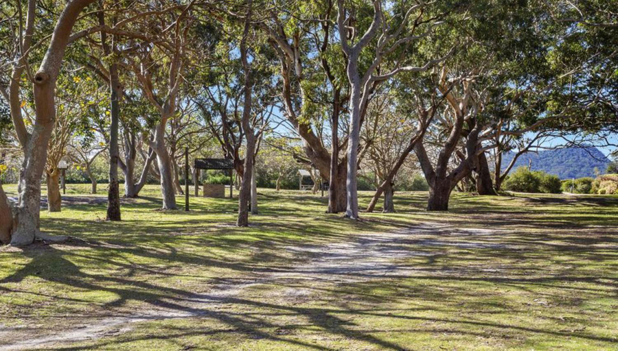 Others 4, Coconuts - 2 balconies and stroll to choice of 2 beaches, Port Stephens