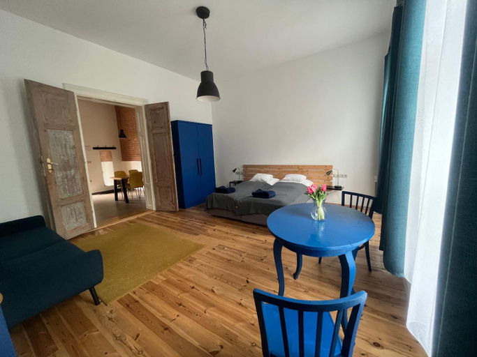 Others 5, Varkerulet 6 Apartman, Sárvár