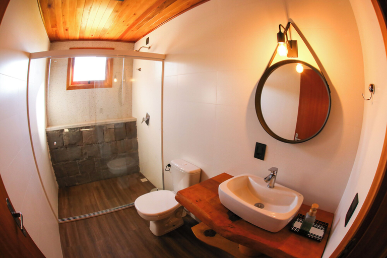 Bathroom 3, Estância Pericó, Urubici