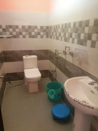 Bathroom, Prince Homestay & Restaurant, Rudraprayag