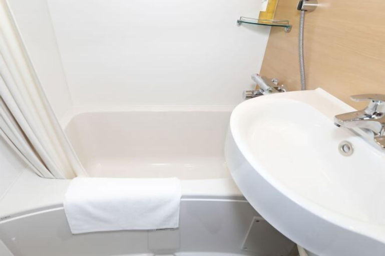 Bathroom 4