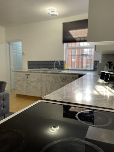 Others 4, Stunning 1-bed Apartment in Leicester, Leicester