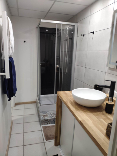 Bathroom 3, La Tourelle Suite Cosy entre vignoble aixois et Luberon, Bouches-du-Rhône