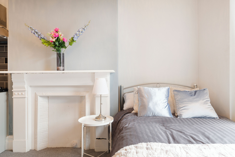 Bedroom 2, Lovely Studio in Bristol, Bristol