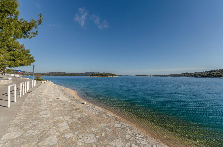 Others 4, Apartments Ivanka, Tisno
