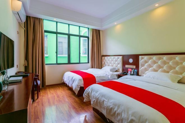 Bedroom 2, Hande Hotel, Baise