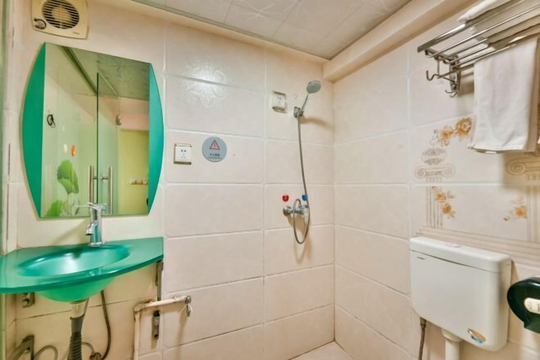 Bathroom 3, Chenxi Hotel Apartment, Nanning