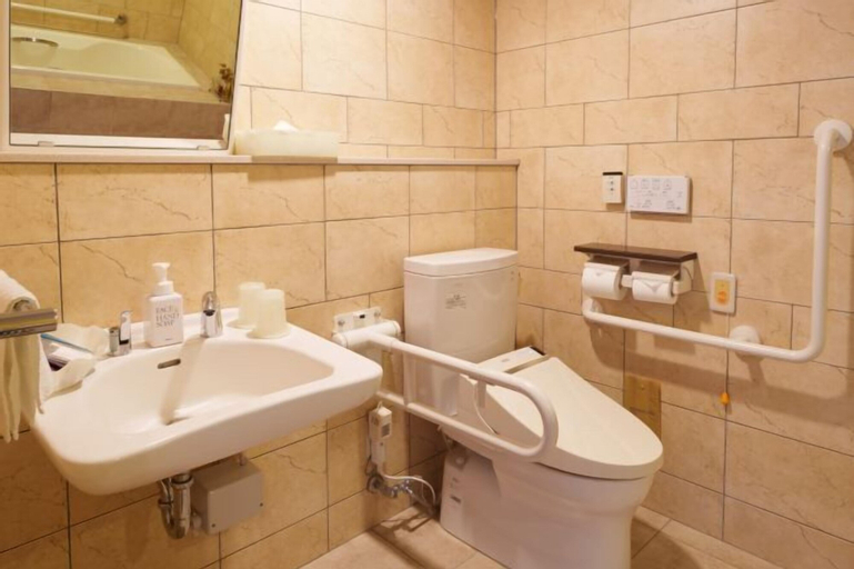 Bathroom 14