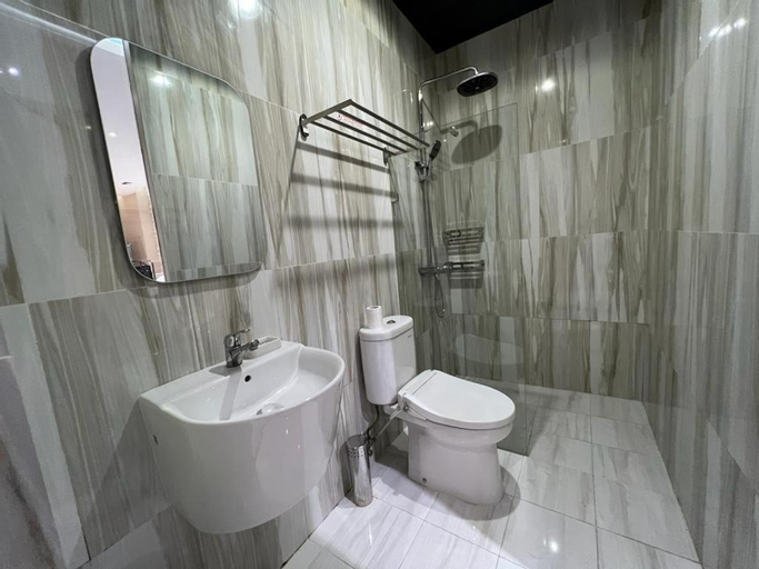 Bathroom 20