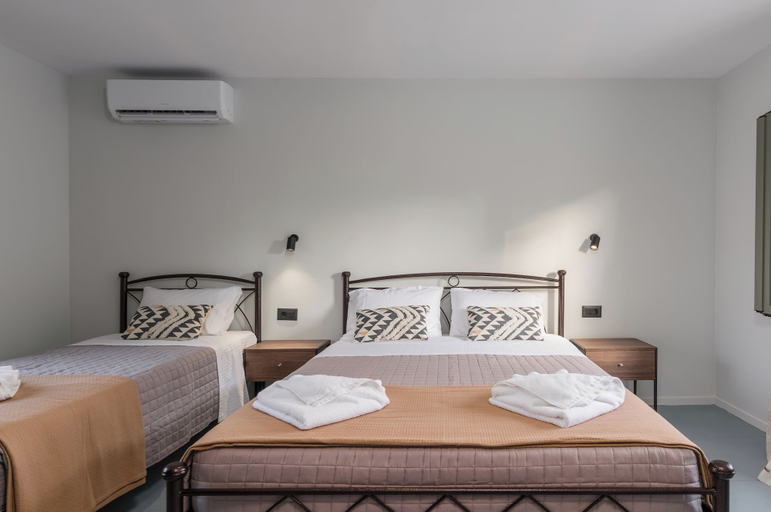 Room 2, Makris Gialos Lemon Cottage in Lassi Kefalonia, Ionian Islands