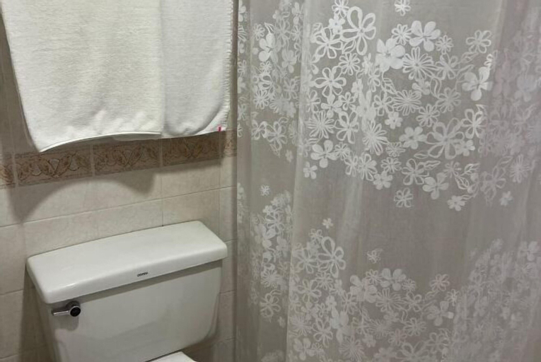 Bathroom 28