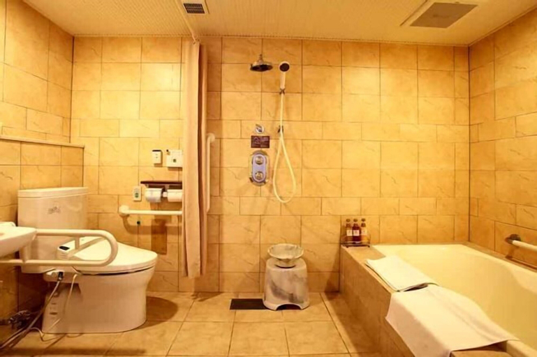 Bathroom 15