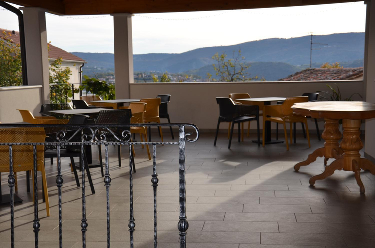 Others 5, Apartmaji Tanto Malovse, Ajdovščina