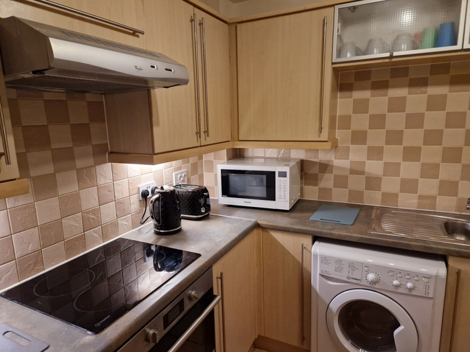 Others 2, 2 Bed Flat - Sleeps 4 - Parking - Wifi, Southampton