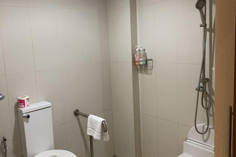 Bathroom 30