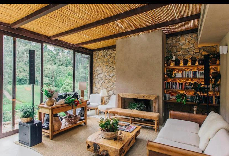 Others 4, Villa Tanah, São Roque