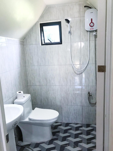Bathroom 2, Dwarf Guest House, San Juan