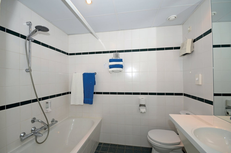 Bathroom 4, Fletcher Hotel-Restaurant Heidehof, Heerenveen