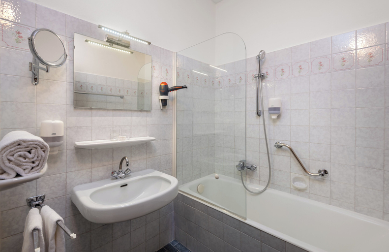 Bathroom 3, Landhotel POST, Spittal an der Drau