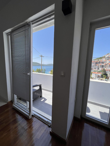 Others 4, Villa Ljiljana, Herzegovina-Neretva