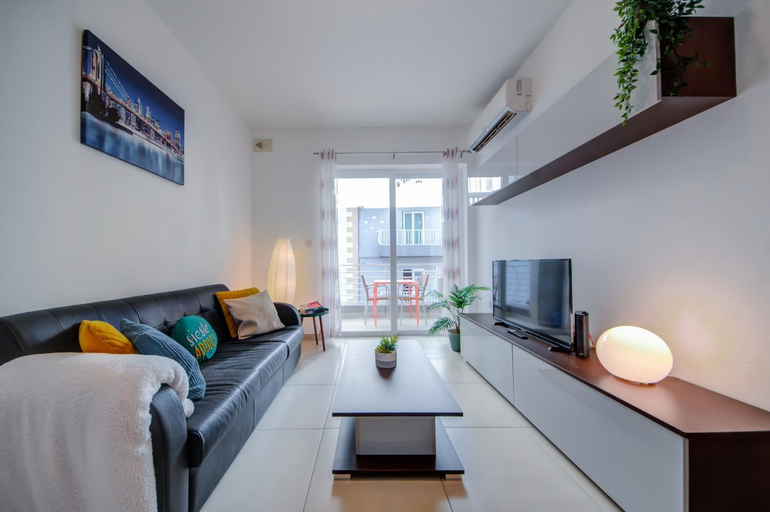 Others 5, 2 Bedroom Apartment with Balcony in Central St Julians, Paceville, Apt 8 by Vaganza, St Julian's