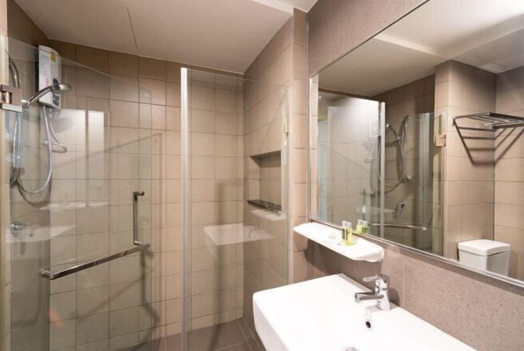 Bathroom 20