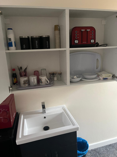Others 4, Self contained room, en-suite with separate lockable front door, located in an exclusive area, Sandwell