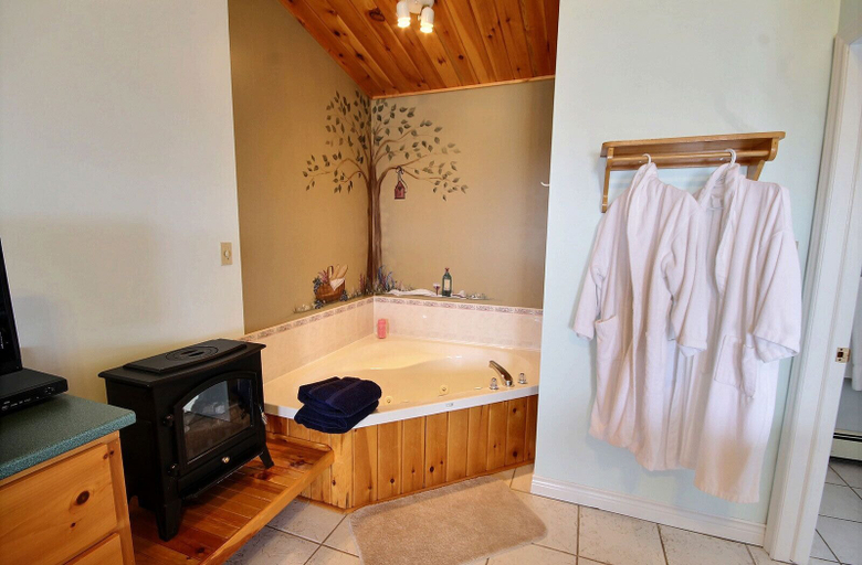 Bathroom 4, Cavendish Bosom Buddies Cottage Resort, Queens