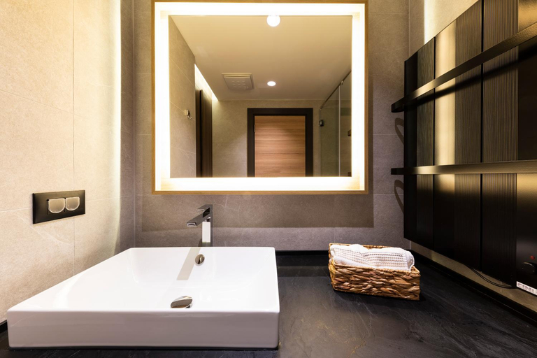 Bathroom 3, Aparthotel Woodside by Anaya, Raška